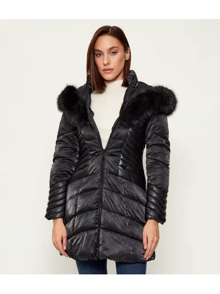 Dzseki Guess fekete
