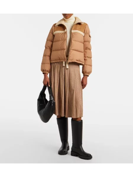 Geacă cu puf Moncler din piele de oaie bej