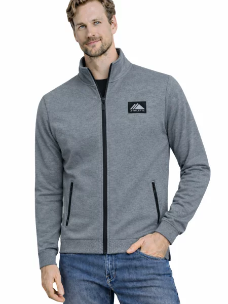 С яка водолазка Must черно