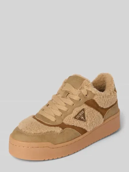 Sneakersy Guess ze sztucznego futra beżowe