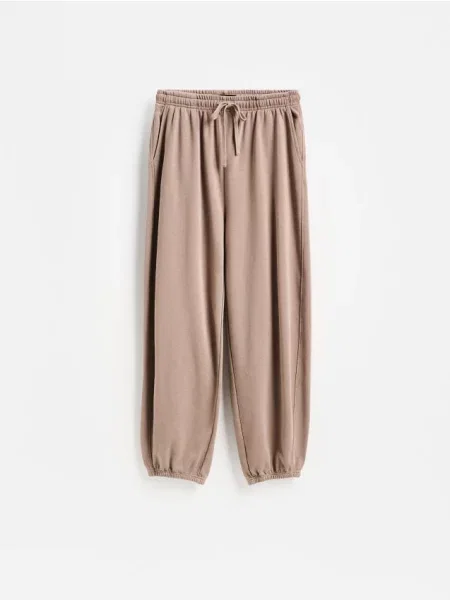Reserved Pantaloni de trening cu conținut ridicat de bej