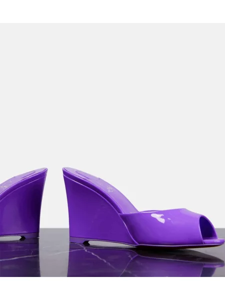 Kožené lakované sandále Christian Louboutin fialová