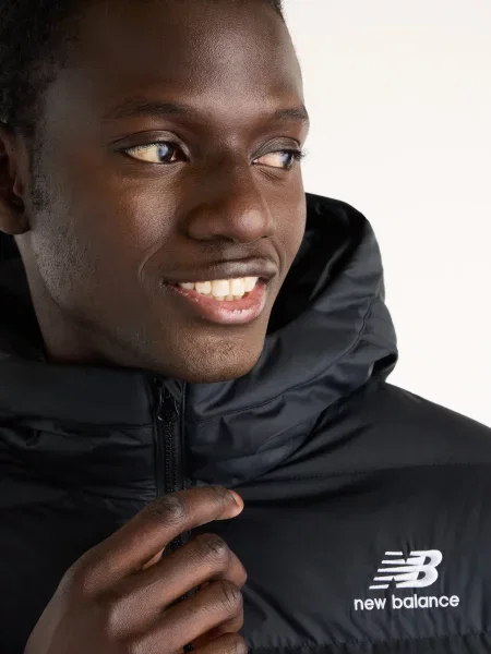 Куртка New Balance чорна