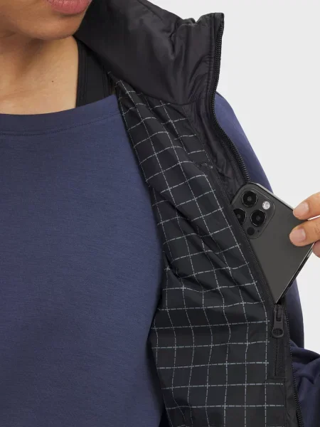 Пуховий жилет Under Armour чорний