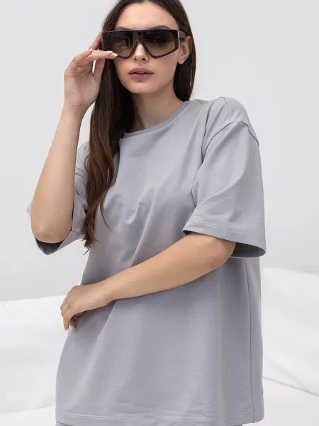 Женская трикотажная футболка сіра