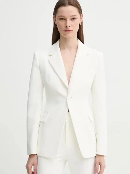 A.L.C. sacou un singur rand de neted bej