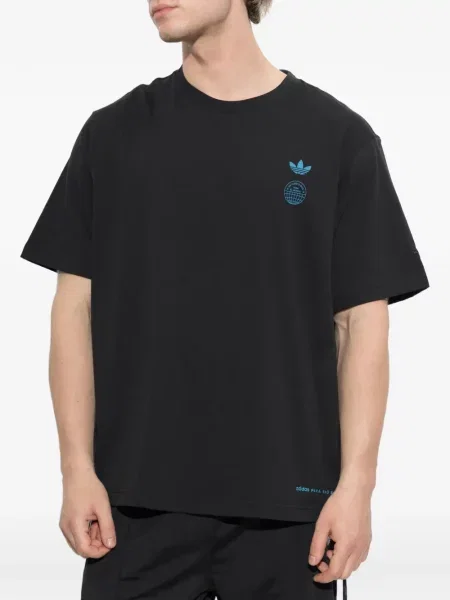 Siuvinėtos šortai Adidas su abstrakčiu raštu pilka