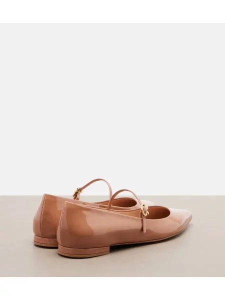 Pantofi cu toc Gianvito Rossi din piele de lac bej