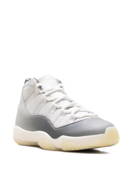 Sneakerși Jordan alb