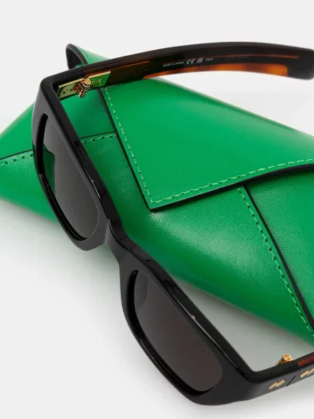 Солнцезащитные очки Bottega Veneta черные