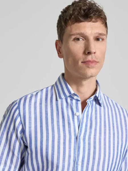 Koszula biznesowa z mieszanki lnu w kroju slim fit z kołnierzykiem kent Jake*s niebieska