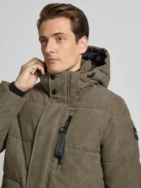 Kurtka pikowana o kroju regular fit z odpinanym kapturem Tom Tailor