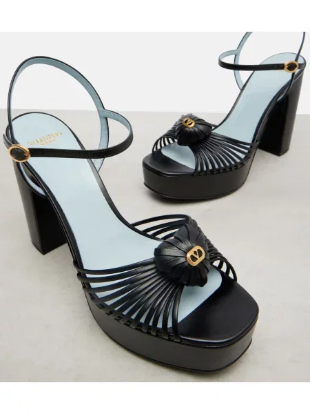 Sandale Valentino Garavani din piele cu platformă negru