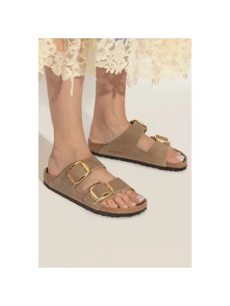 Klapki Birkenstock skórzane na sprzączkę beżowe