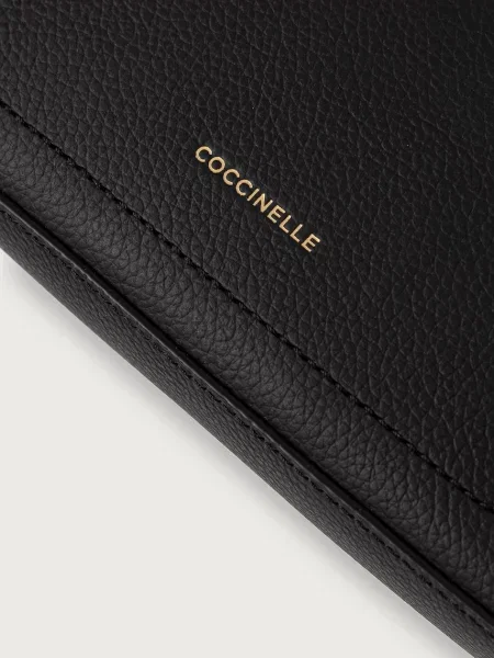 Кожаная сумка через плечо Coccinelle