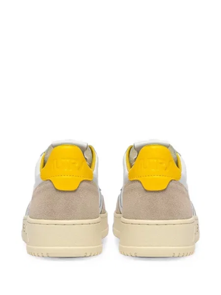 Sneakerși Autry din piele de căprioară alb