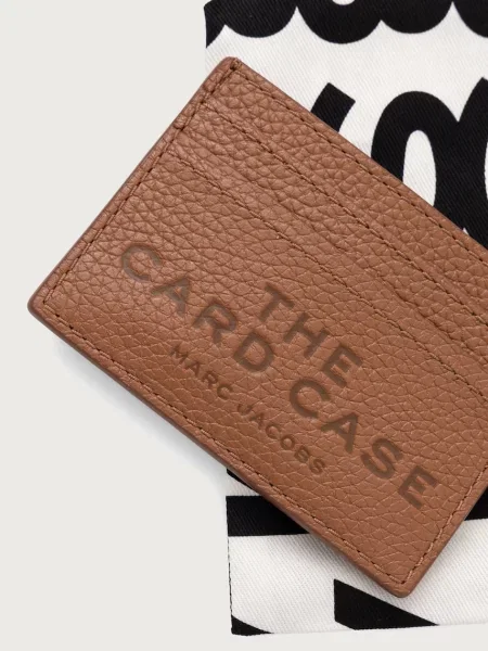 MARC JACOBS etui na karty skórzane THE CARD CASE brązowy