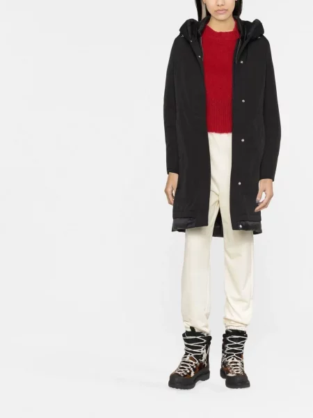Zateplená péřová bunda Woolrich černá