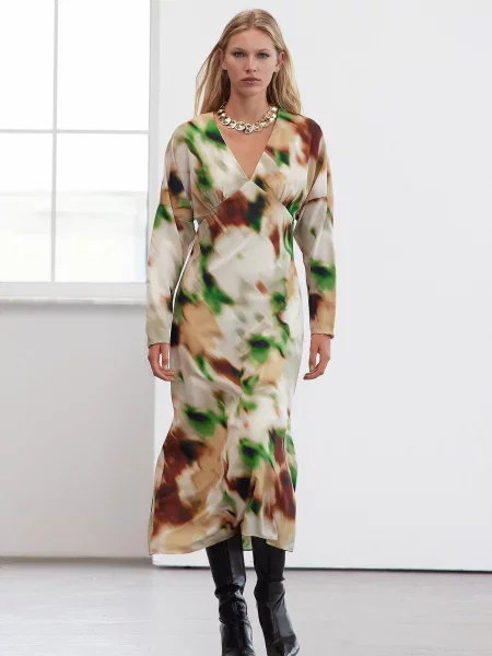 Rochie midi Trendyol cu model floral până la genunchi de costum