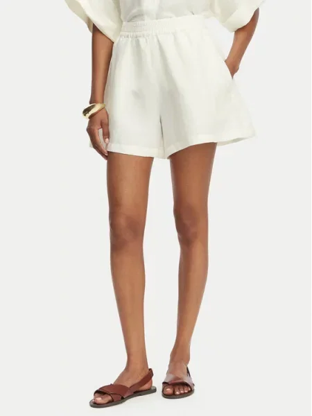 Pantaloni scurți Boss de in portocaliu