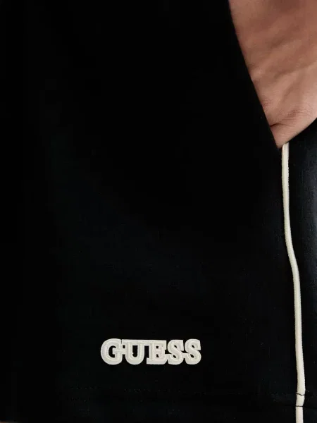 Ριγέ σορτς Guess με αυτόγραφο μαύρο