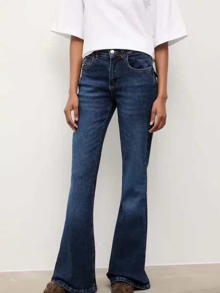 Answear.LAB blugi flared pentru femei albastru