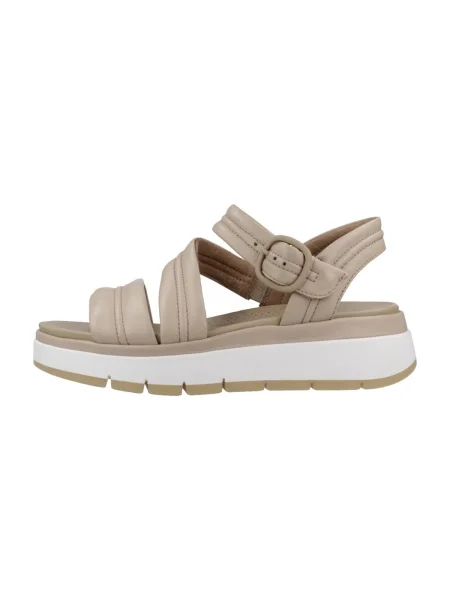 Pantofi Clarks bej