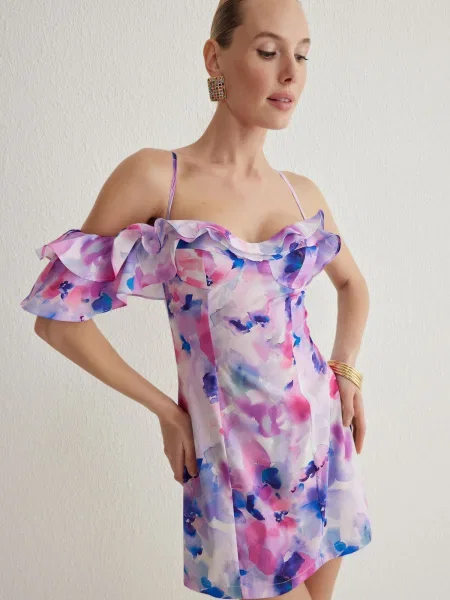 Rochie mini Trendyol cu model floral eleganta scurtă
