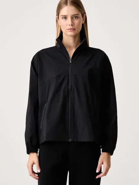 Under Armour jakna za žene Unstoppable crna