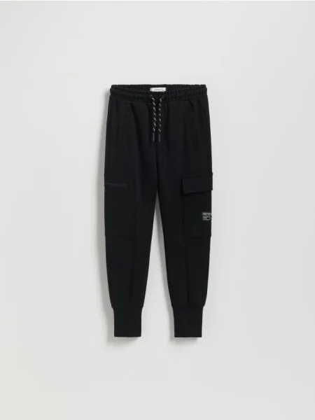 Reserved Pantaloni jogger cargo cu negru