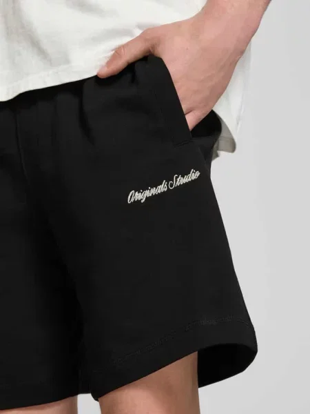 Szorty dresowe z wyhaftowanym logo model „KARL” Jack & Jones czarne
