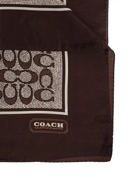 Sál Coach autogrammal barna
