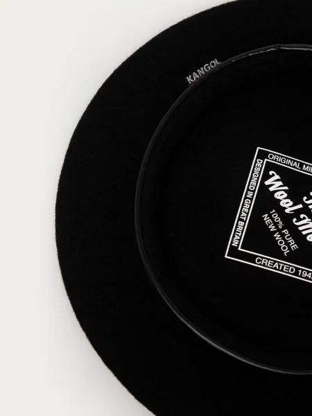 Căciulă Kangol negru