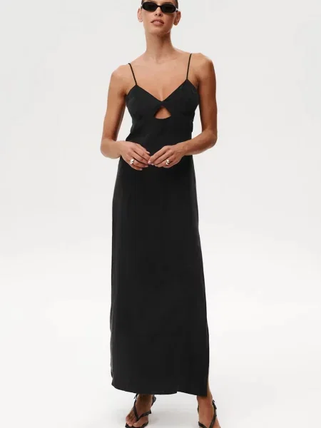 Undress Code sukienka Duchess Dress czarna