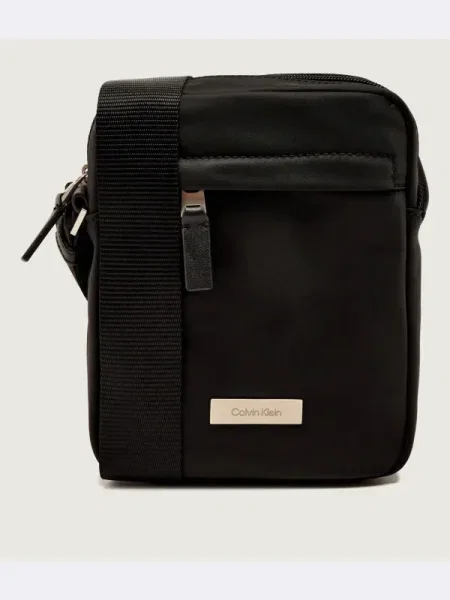 Geantă crossover Calvin Klein Sleek Reporter negru