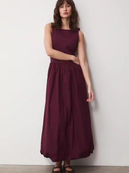 Medicine sukienka bombka bordowa