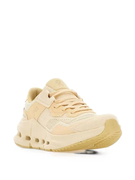 Sneakerși On