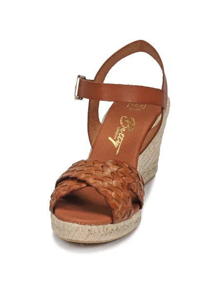 Pantofi Betty London maro