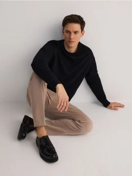 Свитшот Reserved черный