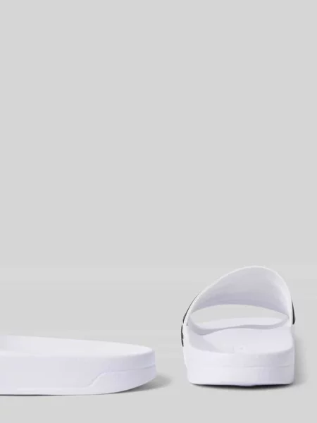 Klapki kąpielowe z wytłaczanym logo model ADILETTE SHOWER' Adidas białe
