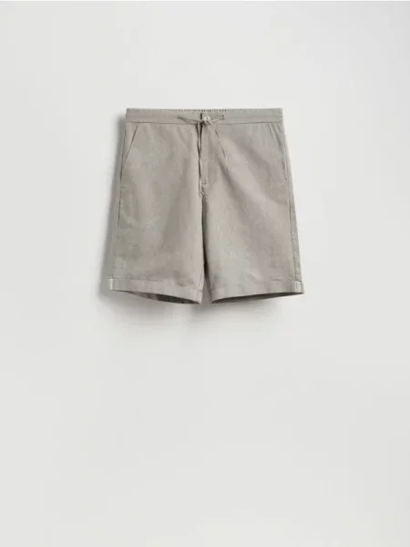 Reserved Pantaloni scurți regular cu amestec de in verde-oliv deschis verde