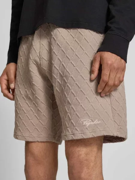 Szorty o kroju relaxed fit z fakturowanym wzorem model Jovren' Pegador