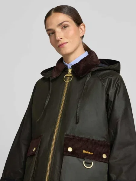 Kroj regular fit kurtka funkcyjna z czystej bawełny model CARVILLE' Barbour zielona