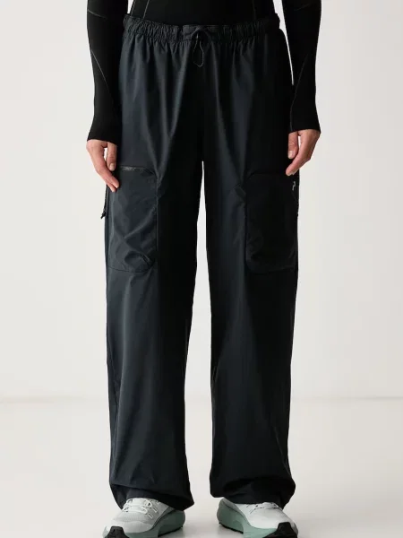Peak Performance pantaloni de trekking pentru femei negru