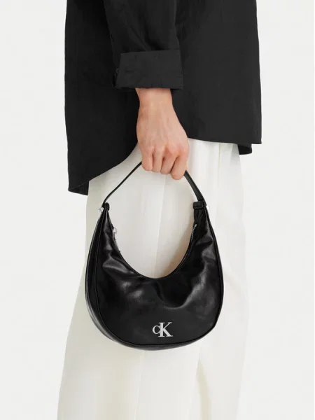 Calvin Klein Дамска чанта Buckle Small Bag черен