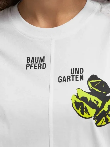 Tricou Baum Und Pferdgarten cu imagine alb