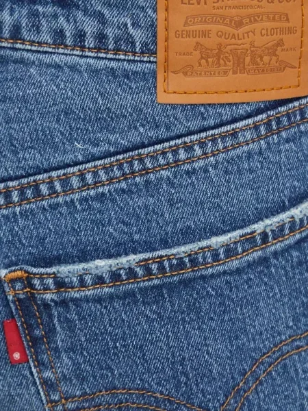 Карирани дънки straight leg Levi's® с шипове кафяво