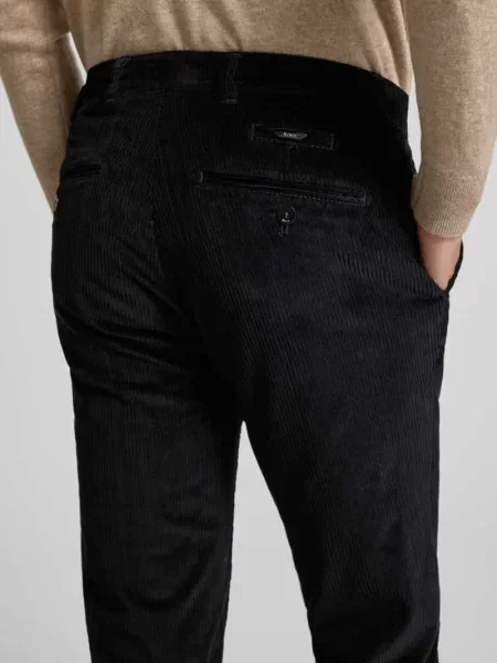 Spodnie sztruksowe o kroju slim fit z z tyłu model ‘Fabio’ Brax czarne