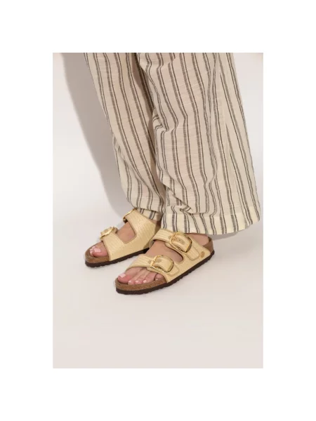 Klapki Birkenstock na sprzączkę beżowe
