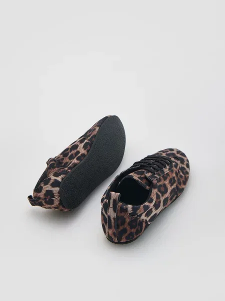 Кроссовки Reserved с принтом